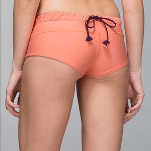 Lululemon surf and sand boy shorts Peach NW…
